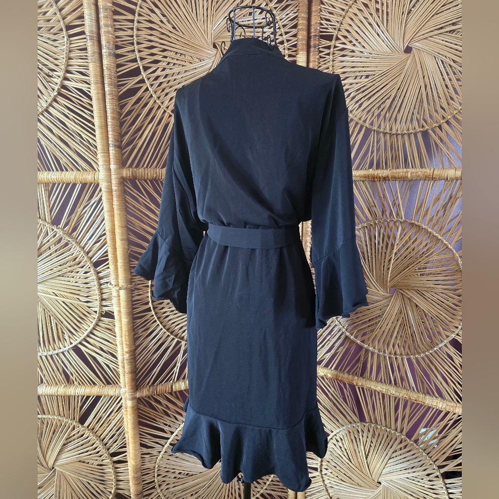 🧖‍♀️Satin Ruffle Robe - Picture 4 of 5
